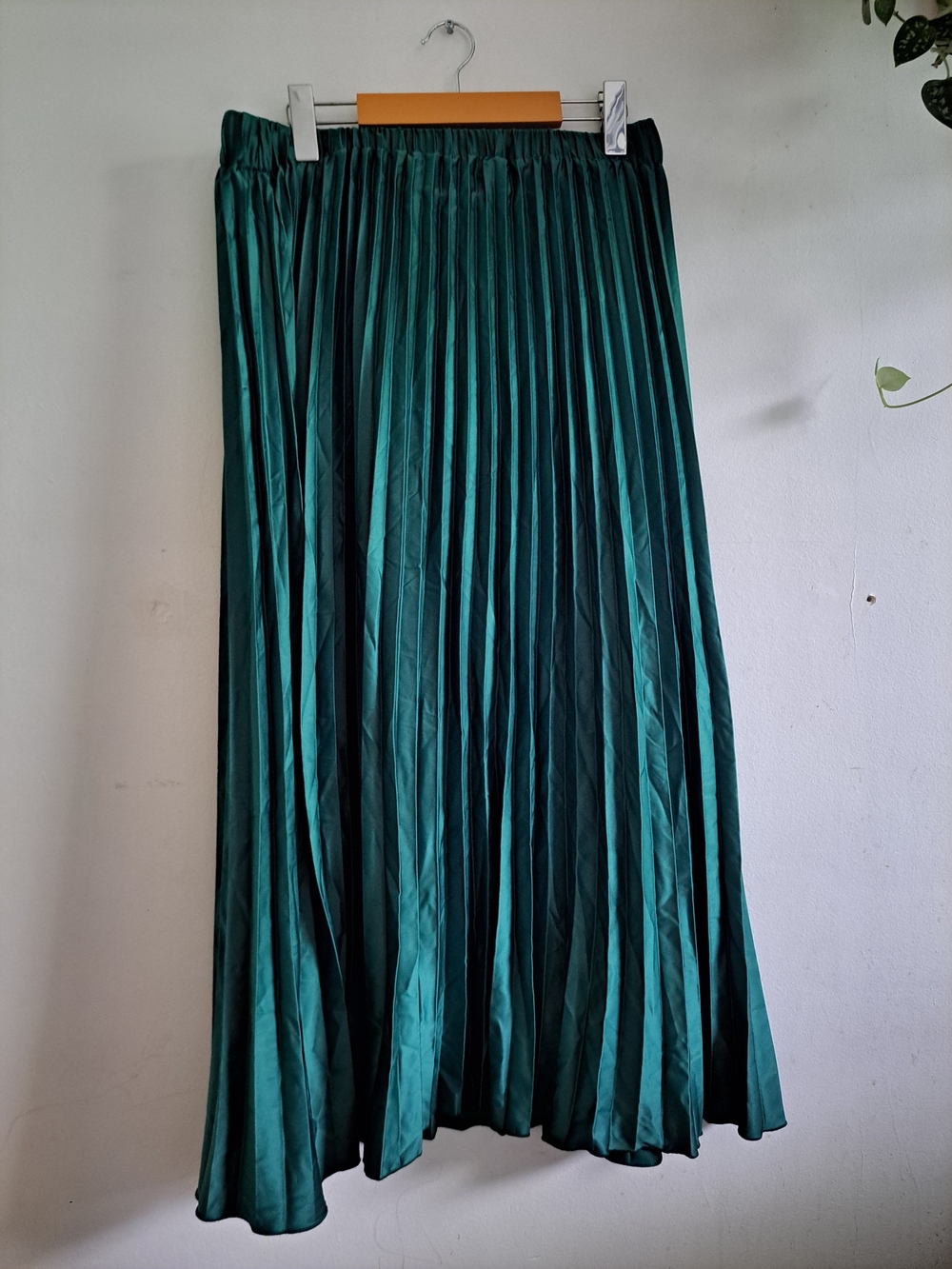 SHEIN Curve Emerald Green Pleated Maxi Skirt 0XL Satin High Waist Plus Size